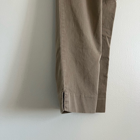 Tommy Hilfiger khaki pants with zipper, button closure and slits - Picture 4 of 8